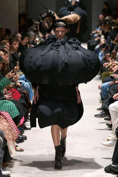 Look 15
